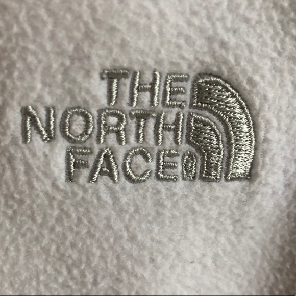 The North Face Quarter Zip - Picture 2 of 3